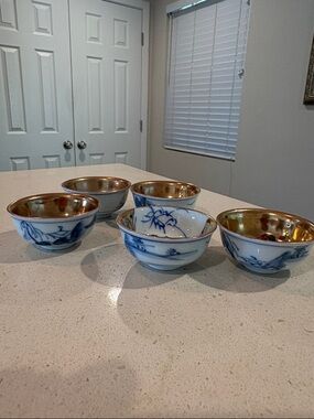 Signed Porcelain and Gold Kutani Sake Cups, signed - Set of 5